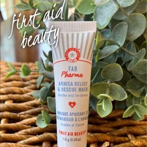First Aid Beauty Arnica Relief & Rescue Mask